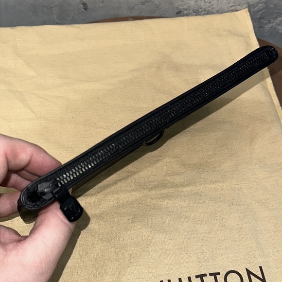 Louis vuitton monogram shadow discovery pouch wallet case - Picture 8 of 13